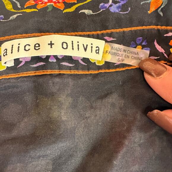 Alice + Olivia Cosima Floral Print Silk Button Up Blouse Size Small - Picture 3 of 8